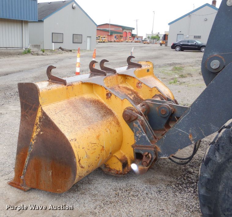 image for item DN7447 2006 John Deere 444J  wheel loader