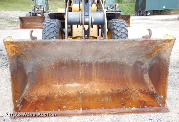 image for item DN7447 2006 John Deere 444J  wheel loader