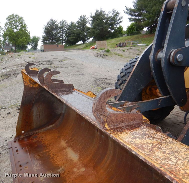 image for item DN7447 2006 John Deere 444J  wheel loader