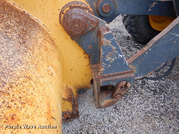 image for item DN7447 2006 John Deere 444J  wheel loader