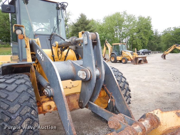 image for item DN7447 2006 John Deere 444J  wheel loader