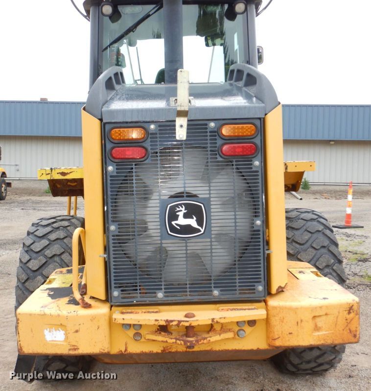 image for item DN7447 2006 John Deere 444J  wheel loader