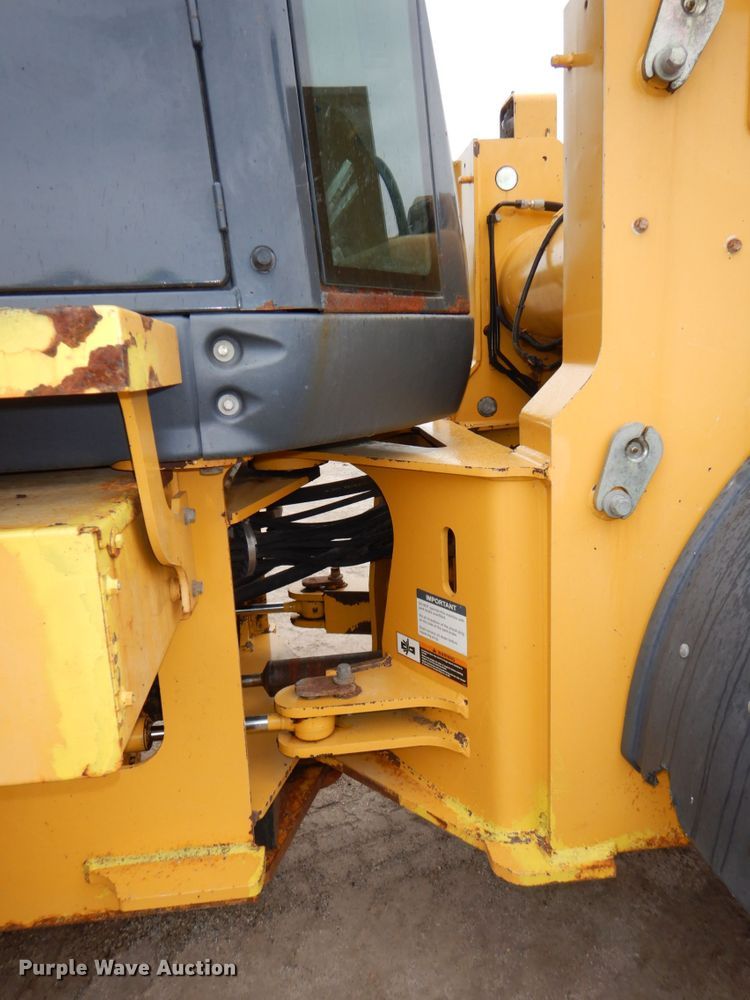 image for item DN7447 2006 John Deere 444J  wheel loader