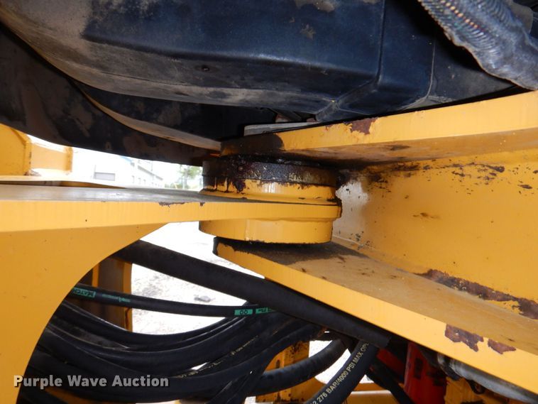 image for item DN7447 2006 John Deere 444J  wheel loader