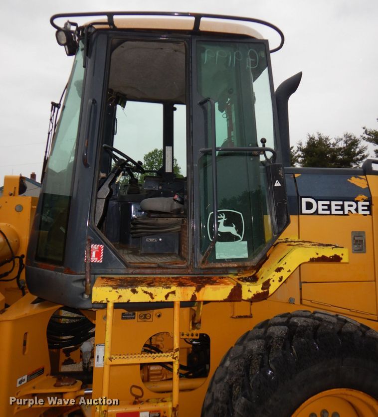 image for item DN7447 2006 John Deere 444J  wheel loader