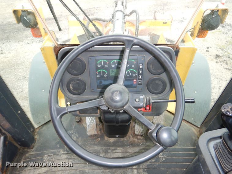 image for item DN7447 2006 John Deere 444J  wheel loader