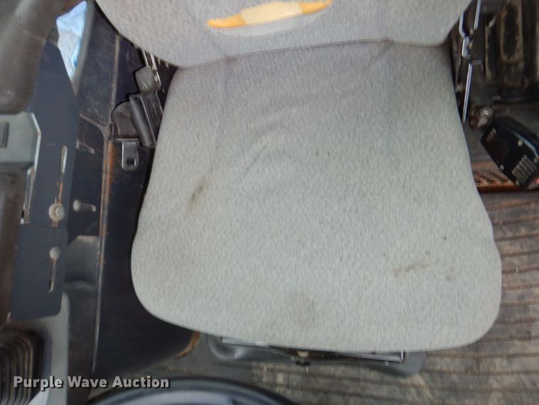 image for item DN7447 2006 John Deere 444J  wheel loader