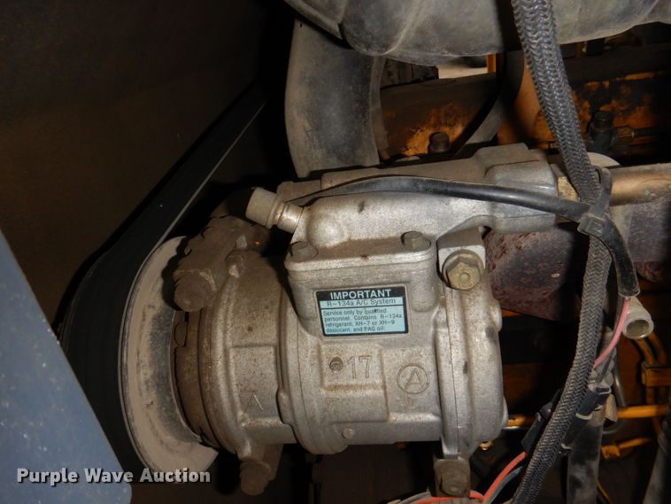 image for item DN7447 2006 John Deere 444J  wheel loader