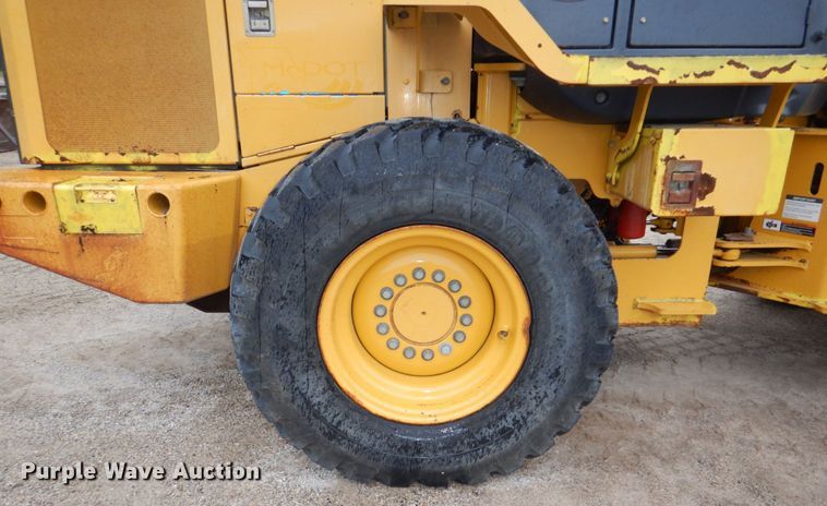 image for item DN7447 2006 John Deere 444J  wheel loader