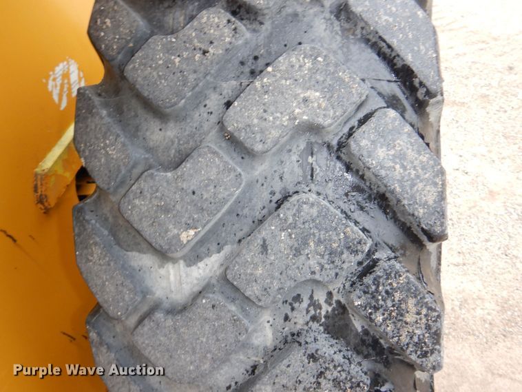 image for item DN7447 2006 John Deere 444J  wheel loader