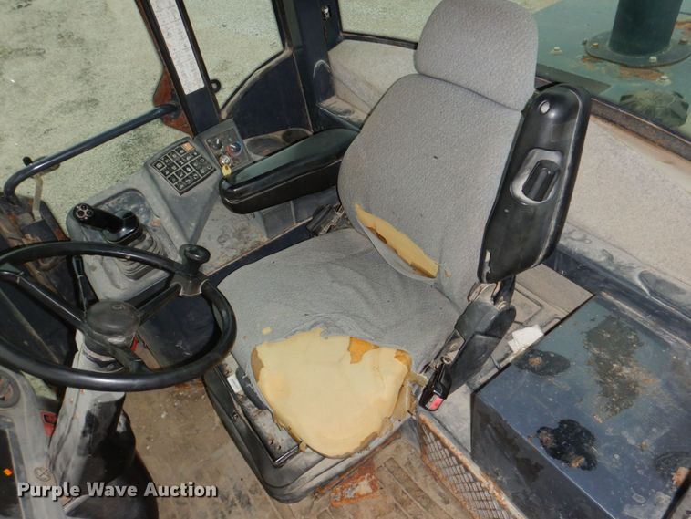 image for item DN7448 2005 John Deere 544J  wheel loader