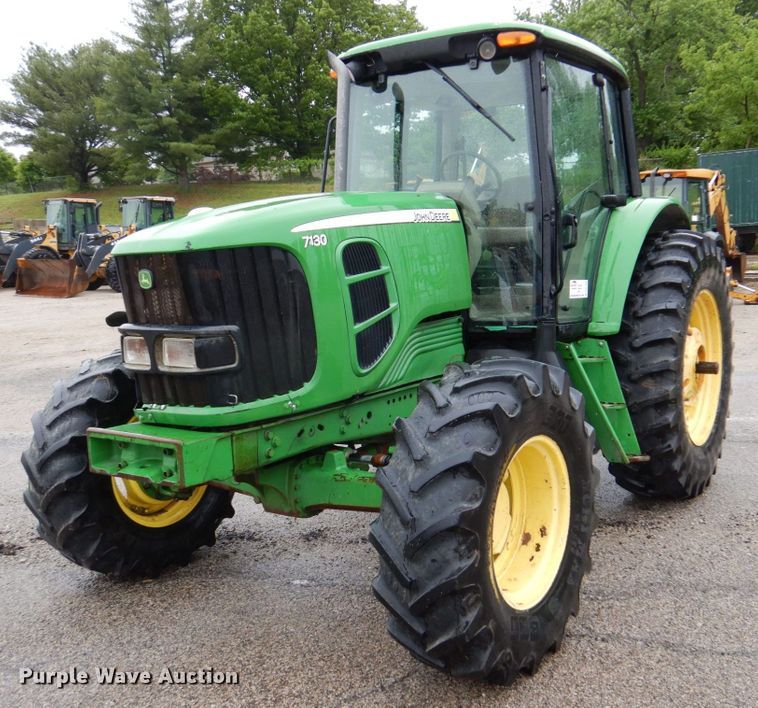 image for item DN7450 John Deere 7130  MFWD tractor