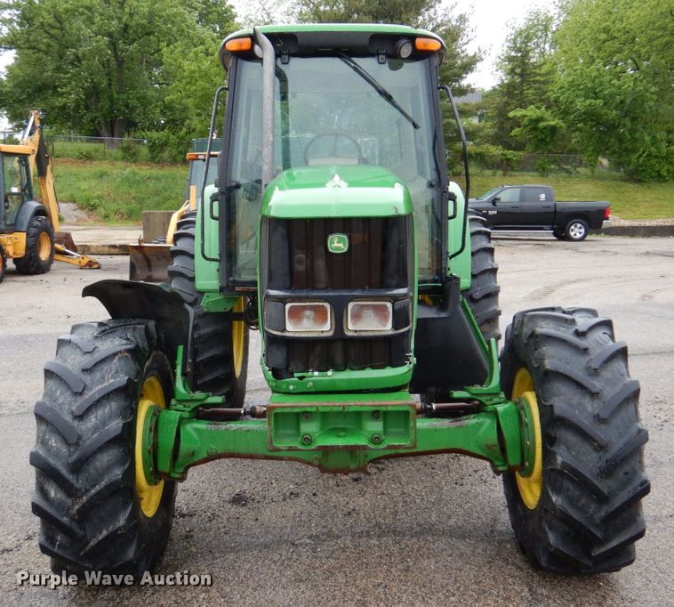 image for item DN7450 John Deere 7130  MFWD tractor