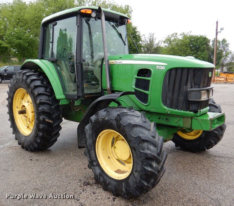 image for item DN7450 John Deere 7130  MFWD tractor
