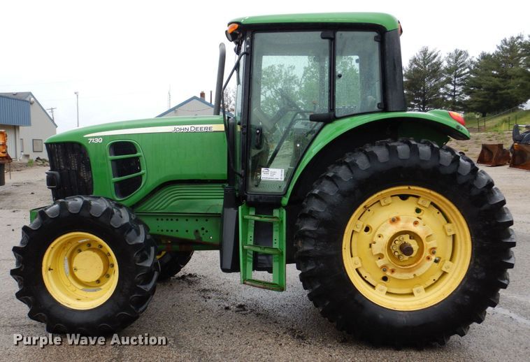 image for item DN7450 John Deere 7130  MFWD tractor