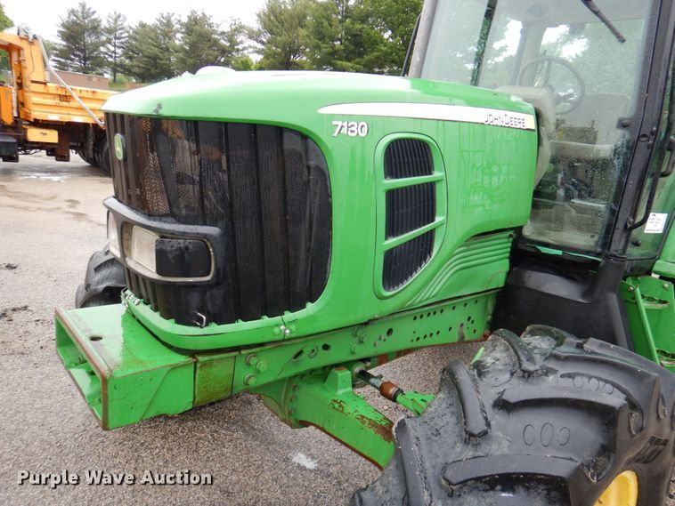 image for item DN7450 John Deere 7130  MFWD tractor