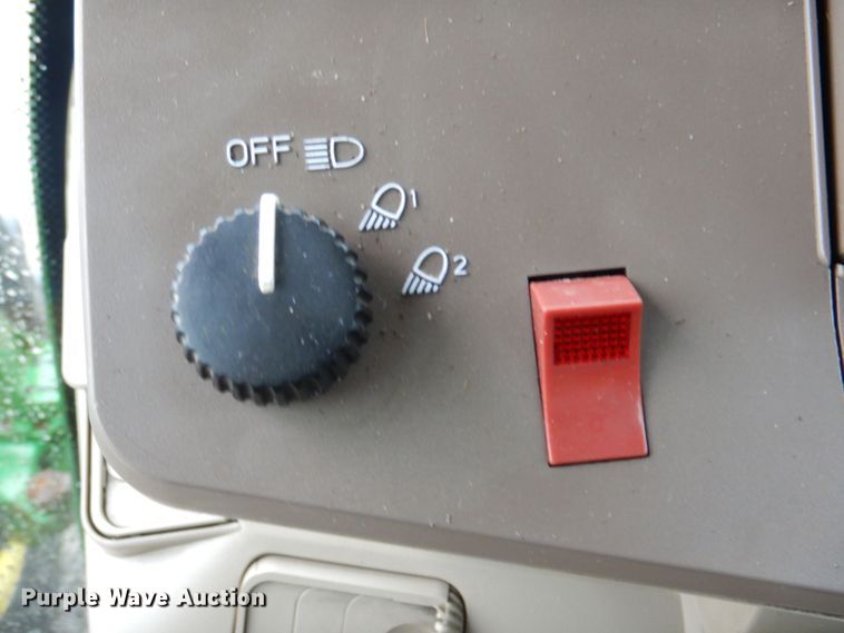 image for item DN7450 John Deere 7130  MFWD tractor