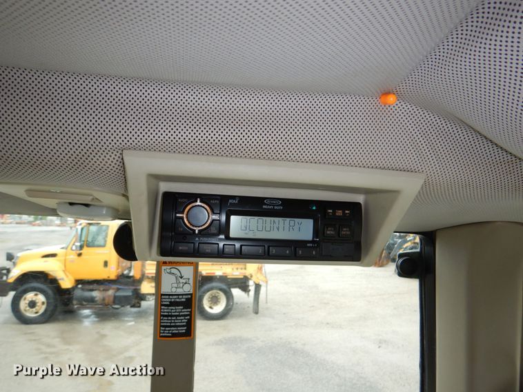 image for item DN7450 John Deere 7130  MFWD tractor