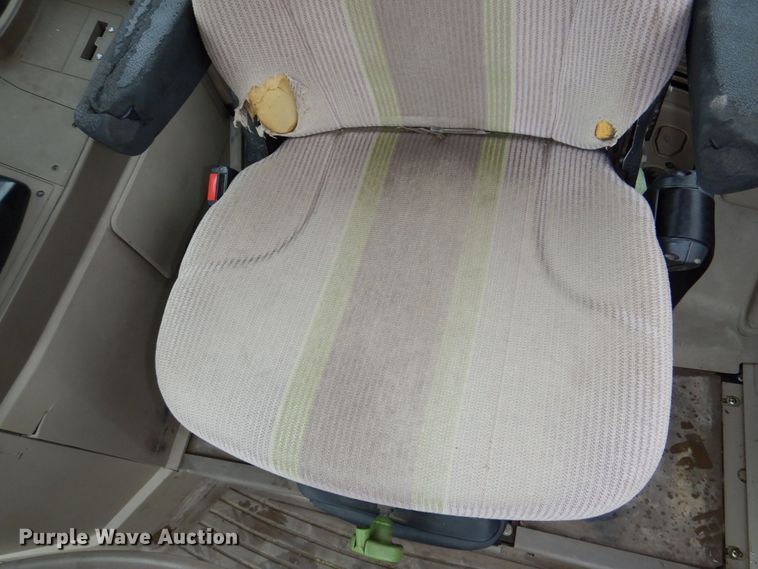 image for item DN7450 John Deere 7130  MFWD tractor