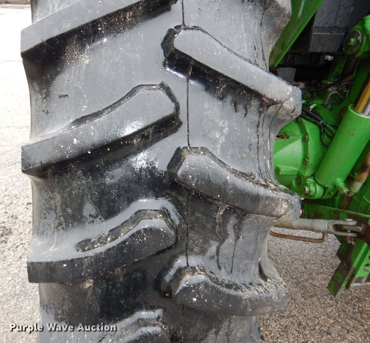 image for item DN7450 John Deere 7130  MFWD tractor