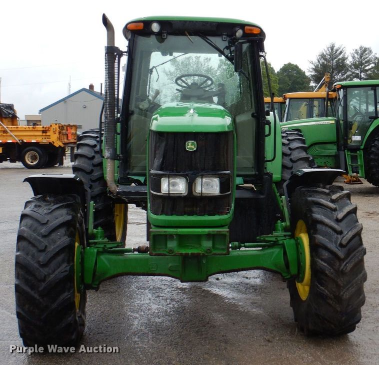 image for item DN7451 John Deere 7130  MFWD tractor