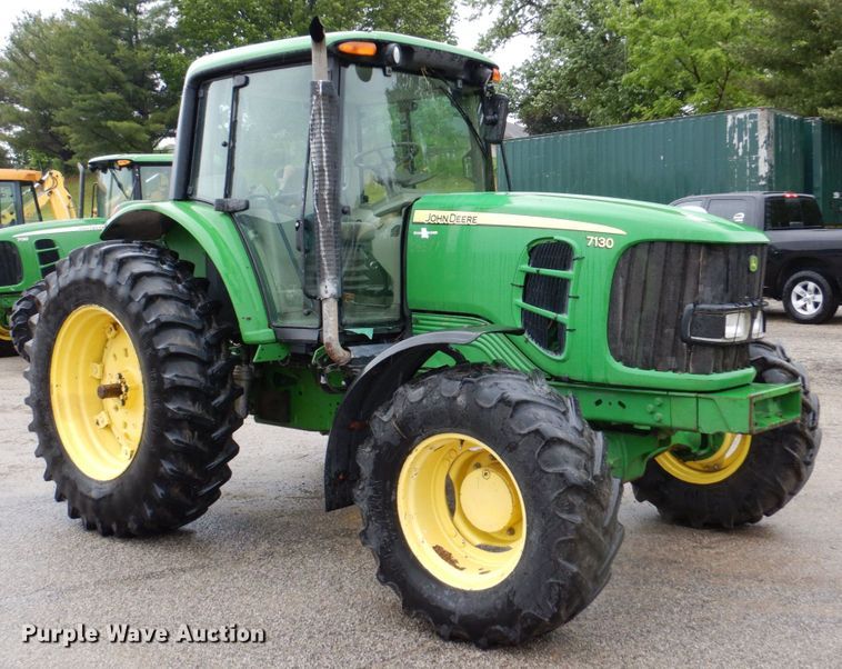 image for item DN7451 John Deere 7130  MFWD tractor
