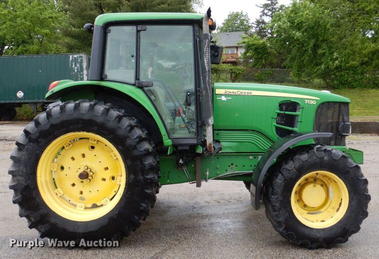 image for item DN7451 John Deere 7130  MFWD tractor