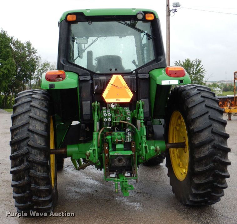 image for item DN7451 John Deere 7130  MFWD tractor