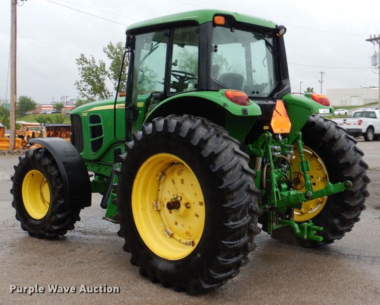 image for item DN7451 John Deere 7130  MFWD tractor