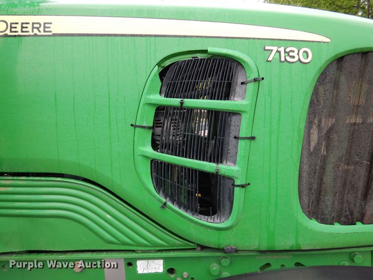 image for item DN7451 John Deere 7130  MFWD tractor