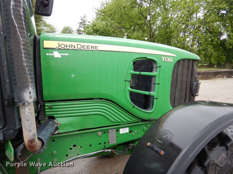 image for item DN7451 John Deere 7130  MFWD tractor