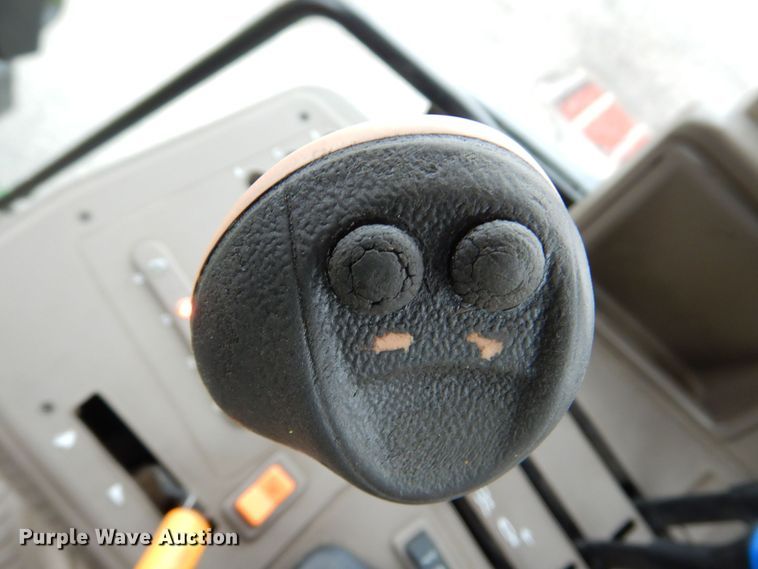 image for item DN7451 John Deere 7130  MFWD tractor