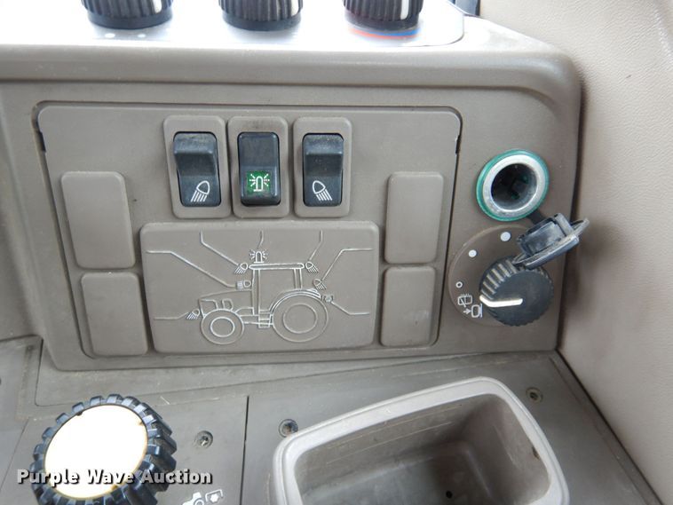 image for item DN7451 John Deere 7130  MFWD tractor