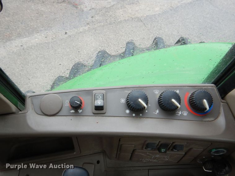 image for item DN7451 John Deere 7130  MFWD tractor