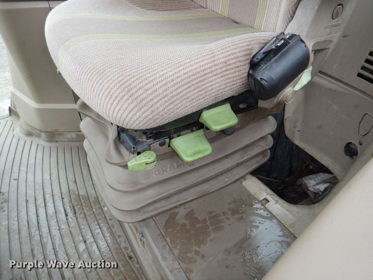 image for item DN7451 John Deere 7130  MFWD tractor