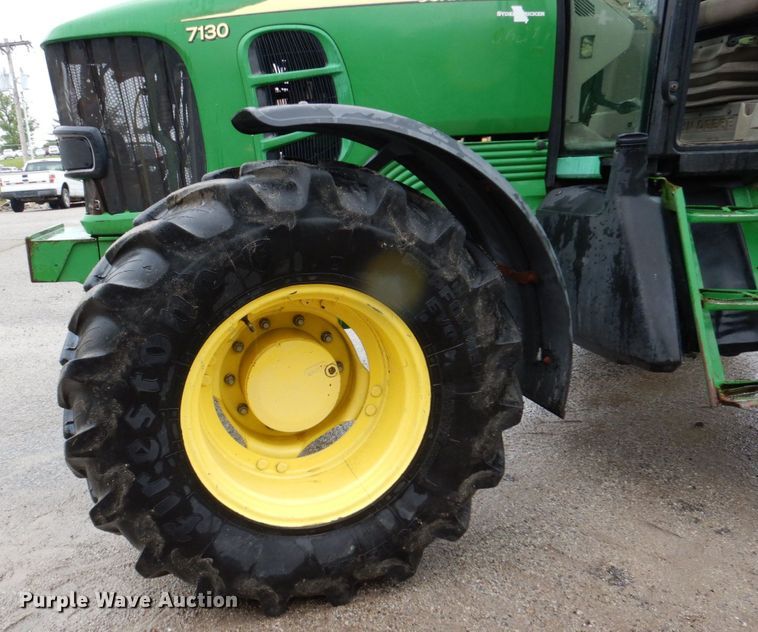 image for item DN7451 John Deere 7130  MFWD tractor