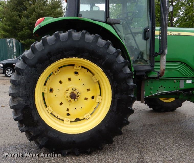 image for item DN7451 John Deere 7130  MFWD tractor