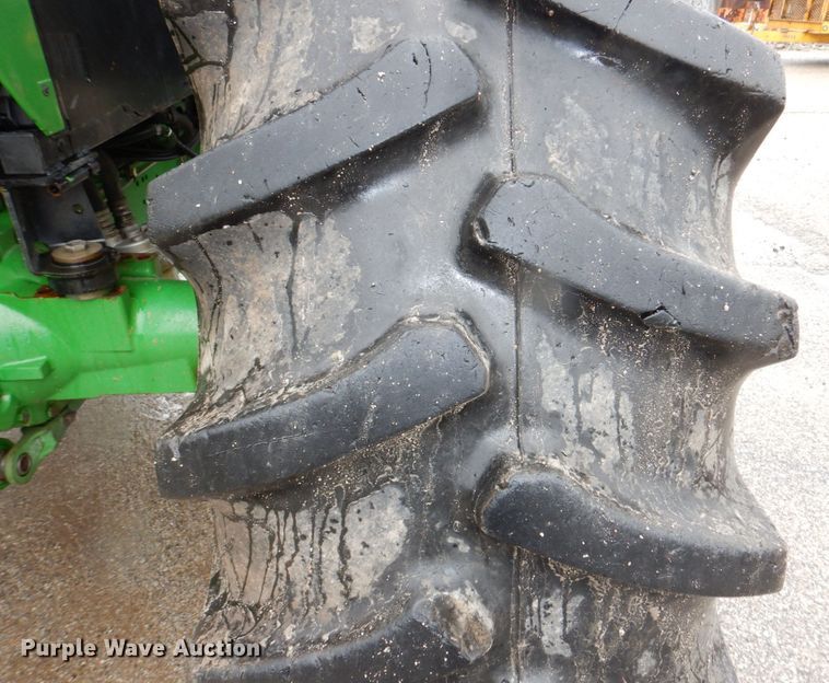 image for item DN7451 John Deere 7130  MFWD tractor