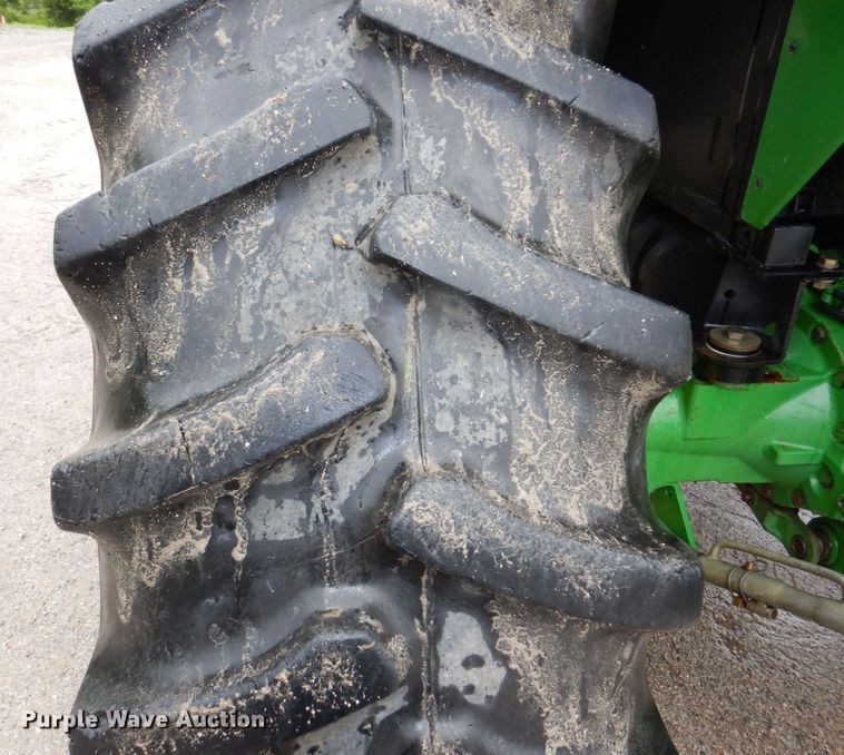 image for item DN7451 John Deere 7130  MFWD tractor