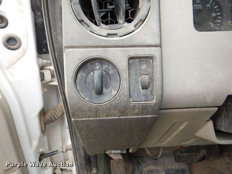 image for item DN7479 2008 Ford F250 Super Duty XL  Crew Cab pickup truck