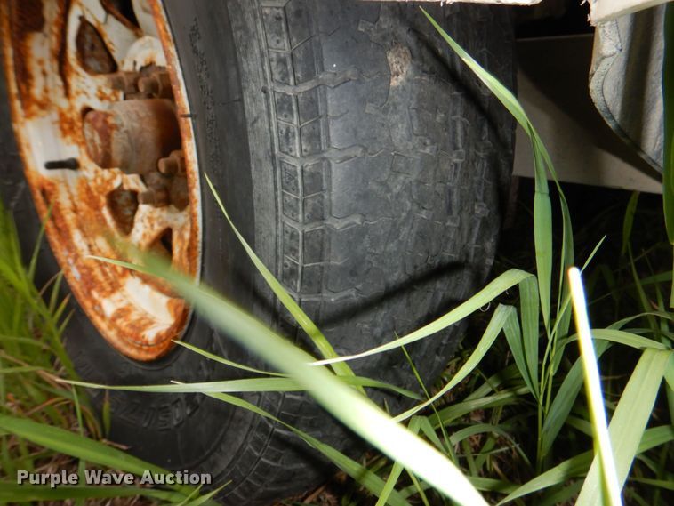 image for item DN7484 2010 Dempster  recycle trailer