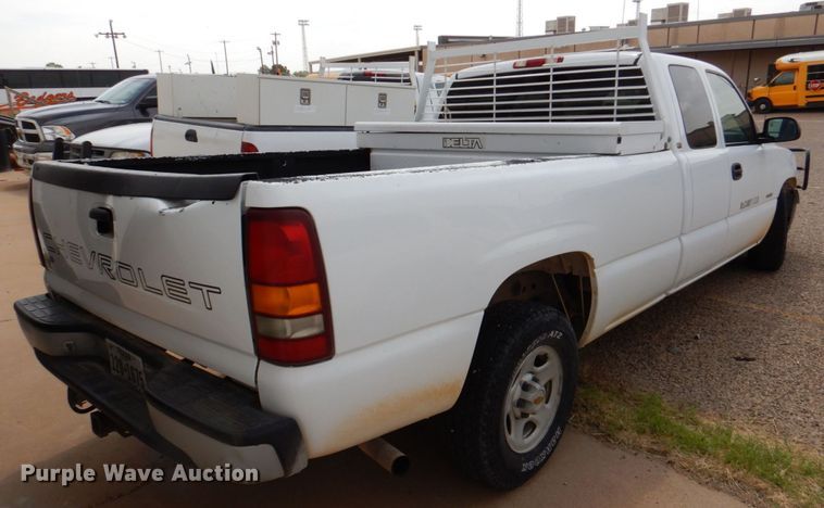 image for item DP3994 2001 Chevrolet Silverado 1500  Ext. Cab pickup truck