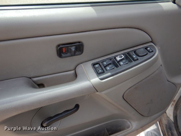 image for item DP3995 2005 Chevrolet Suburban  SUV