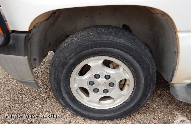 image for item DP3995 2005 Chevrolet Suburban  SUV