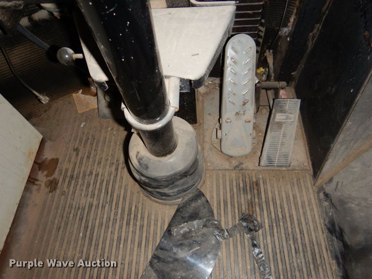 image for item DP3996 2005 Blue Bird TC2000  school bus