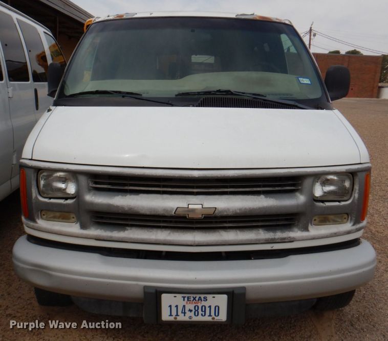 image for item DP4000 2001 Chevrolet Express 3500  van
