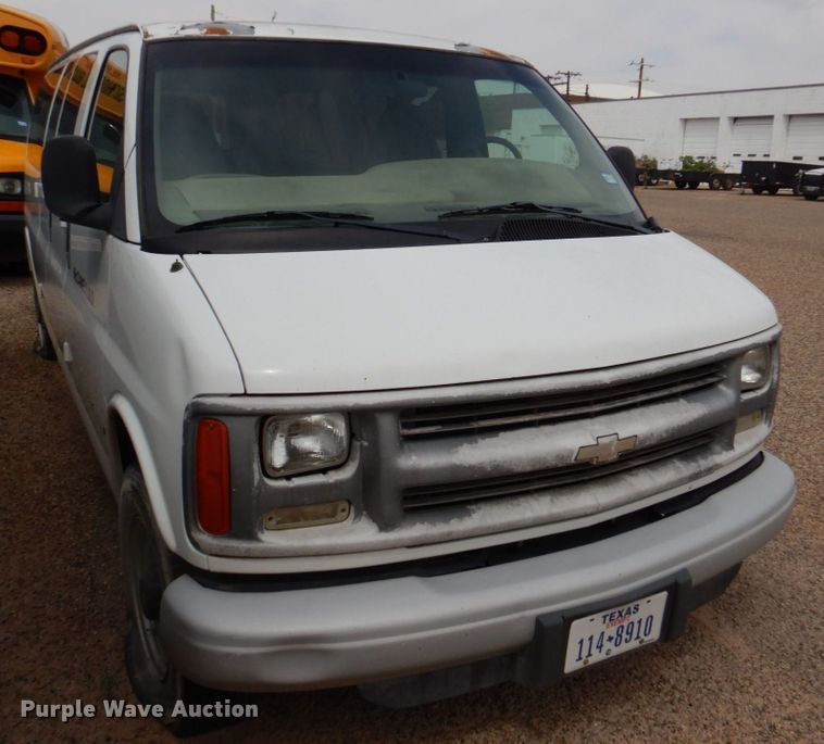 image for item DP4000 2001 Chevrolet Express 3500  van