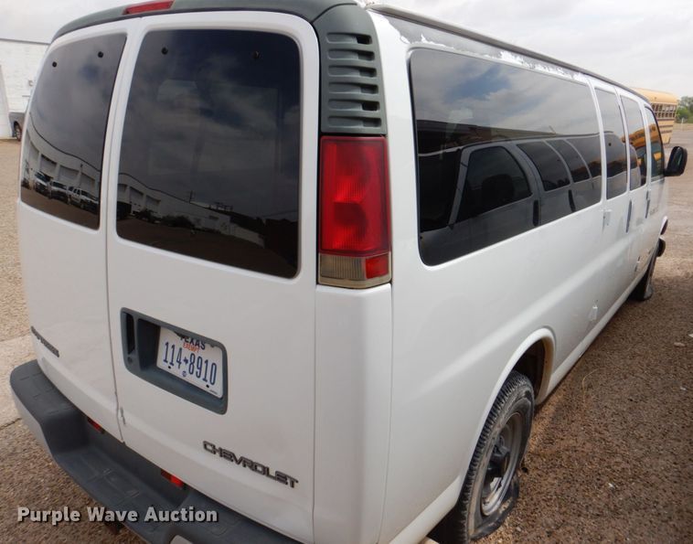image for item DP4000 2001 Chevrolet Express 3500  van