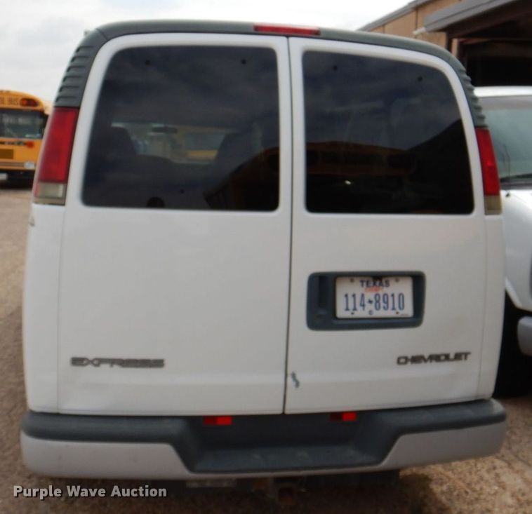image for item DP4000 2001 Chevrolet Express 3500  van
