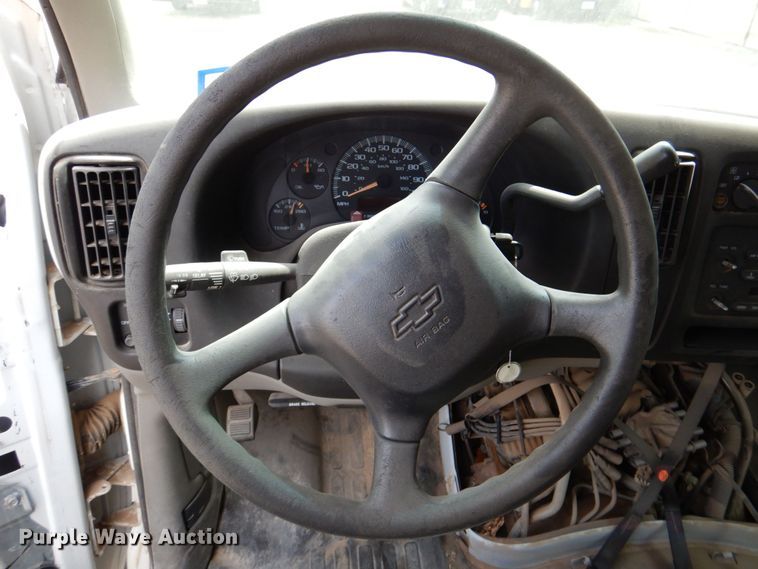 image for item DP4000 2001 Chevrolet Express 3500  van